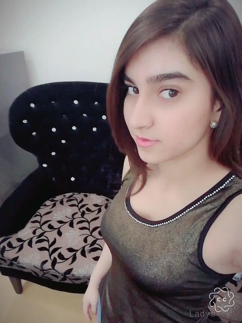 Hooriya Pakistani Model, 22 years brunette escorts in Dubai, height 167 sm, Weight  kg