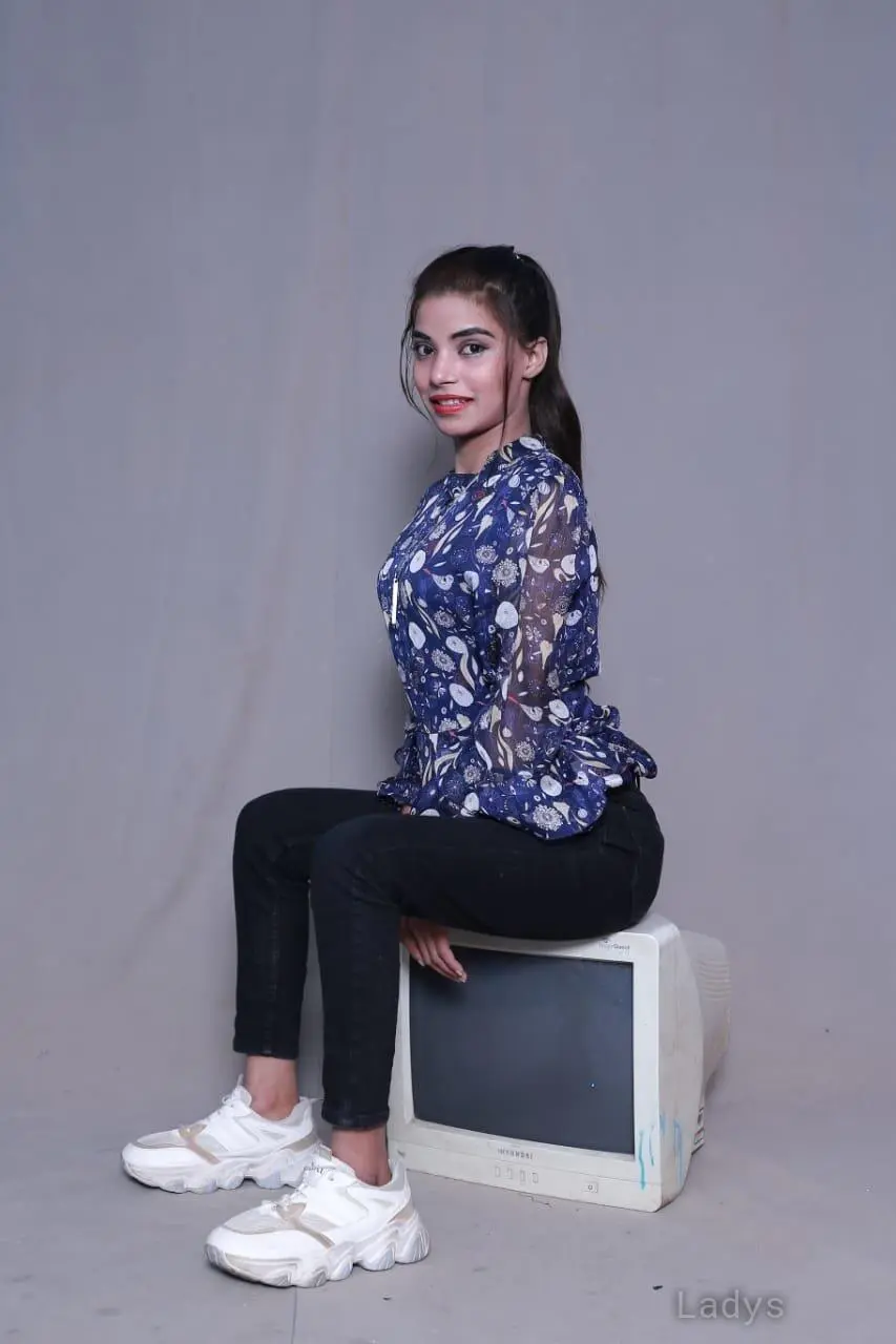 Jiya, 24 years brunette escorts in Dubai, height sm, Weight kg