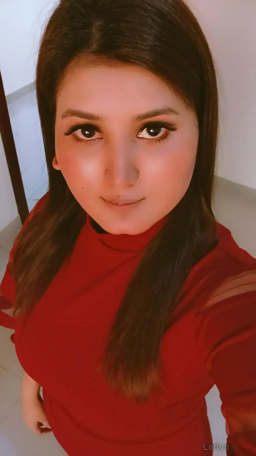 Kiran, 24 years brunette escorts in Dubai, height 162 sm, Weight kg