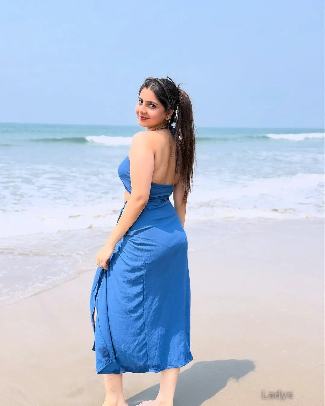 Neha, 23 years brunette escorts in Dubai, height 168 sm, Weight  kg