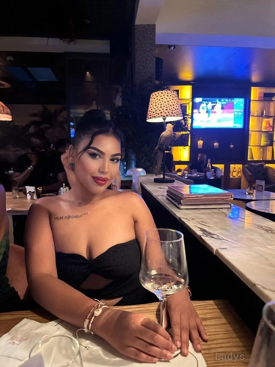 Rita, 22 years brunette escorts in Dubai, height 164 sm, Weight kg