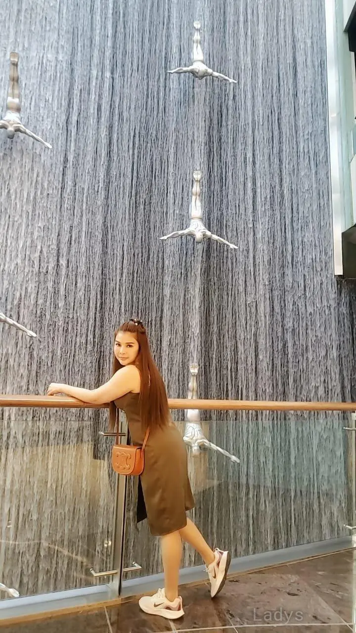 Rose, 29 years brunette escorts in Dubai, height 155 sm, Weight  kg