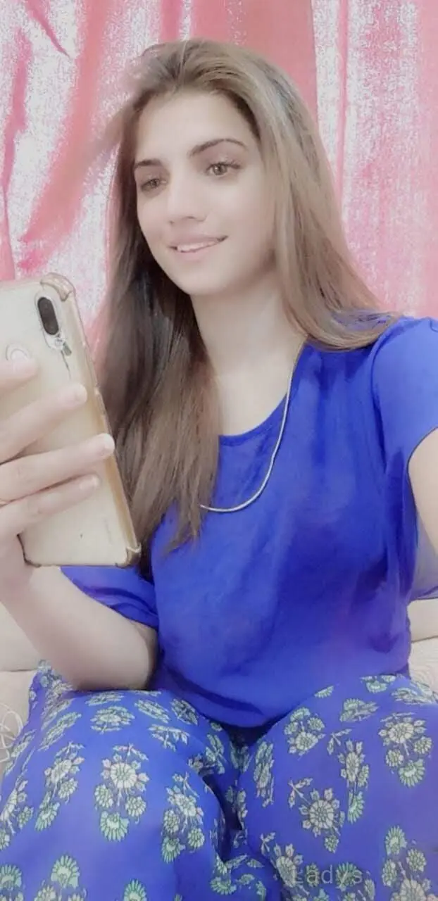 Sapna, 23 years brunette escorts in Dubai, height 167 sm, Weight kg