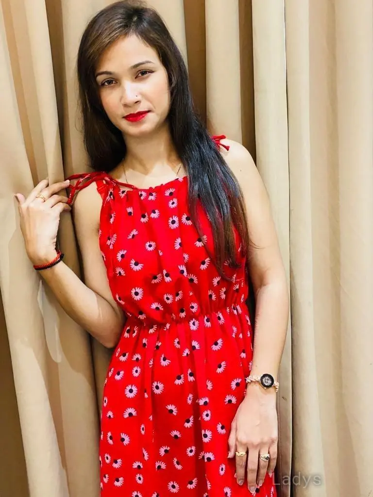 Sara1, 21 years brunette escorts in Dubai, height 167 sm, Weight  kg