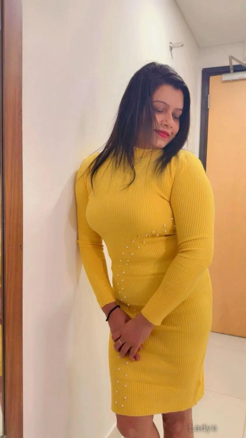 Shaki, 27 years brunette escorts in Dubai, height 153 sm, Weight kg