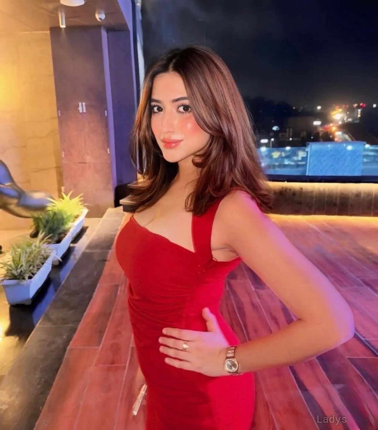 Sharma, 23 years brunette escorts in Dubai, height 168 sm, Weight  kg