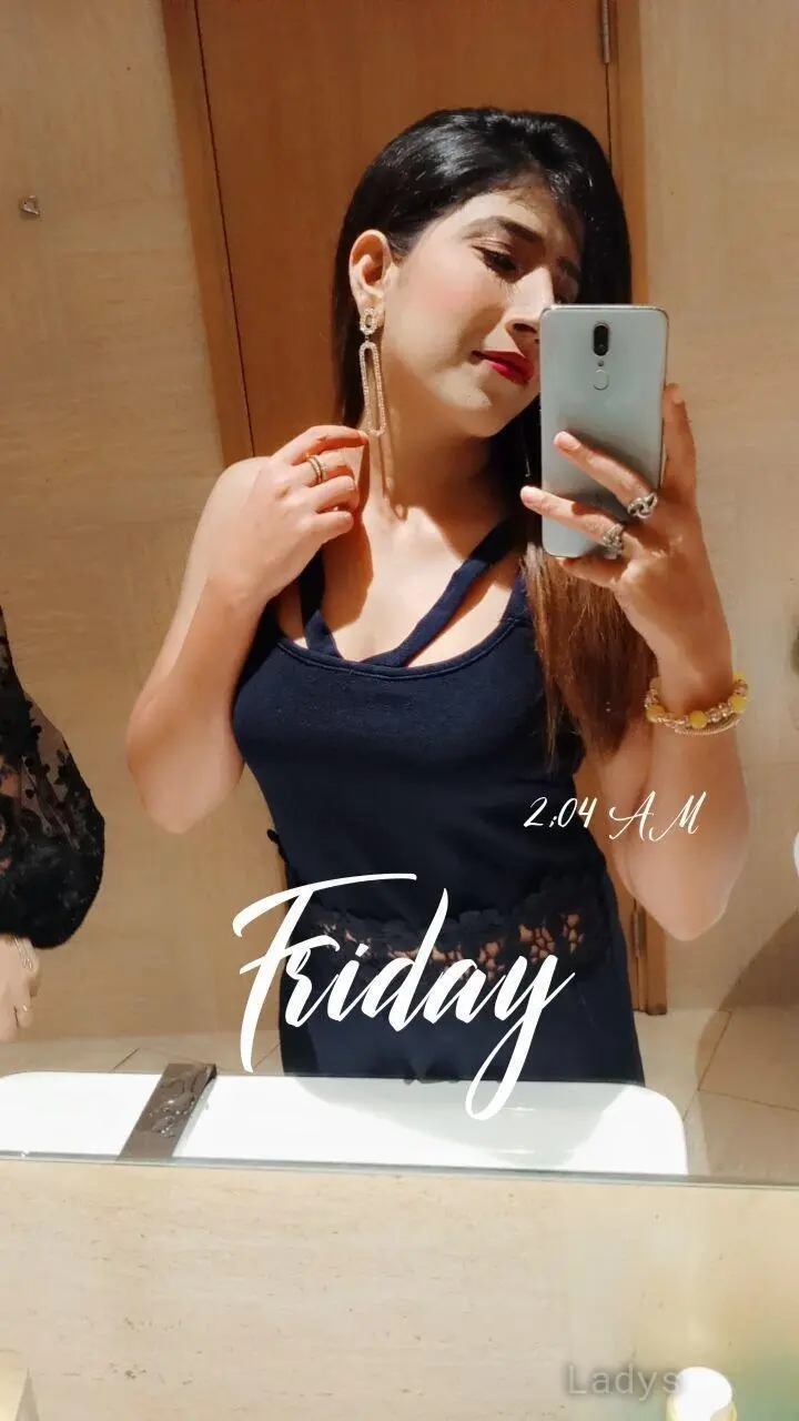 Sneha, 23 years brunette escorts in Dubai, height 172 sm, Weight kg