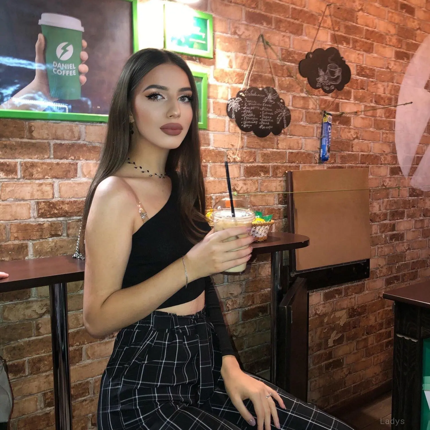 Tanya, 22 years brunette escorts in Dubai, height 170 sm, Weight kg