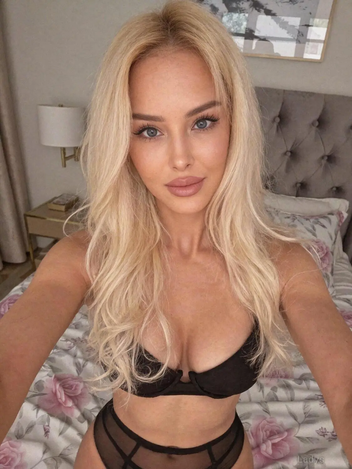Victoria, 21 years brunette escorts in Dubai, height 176 sm, Weight  kg