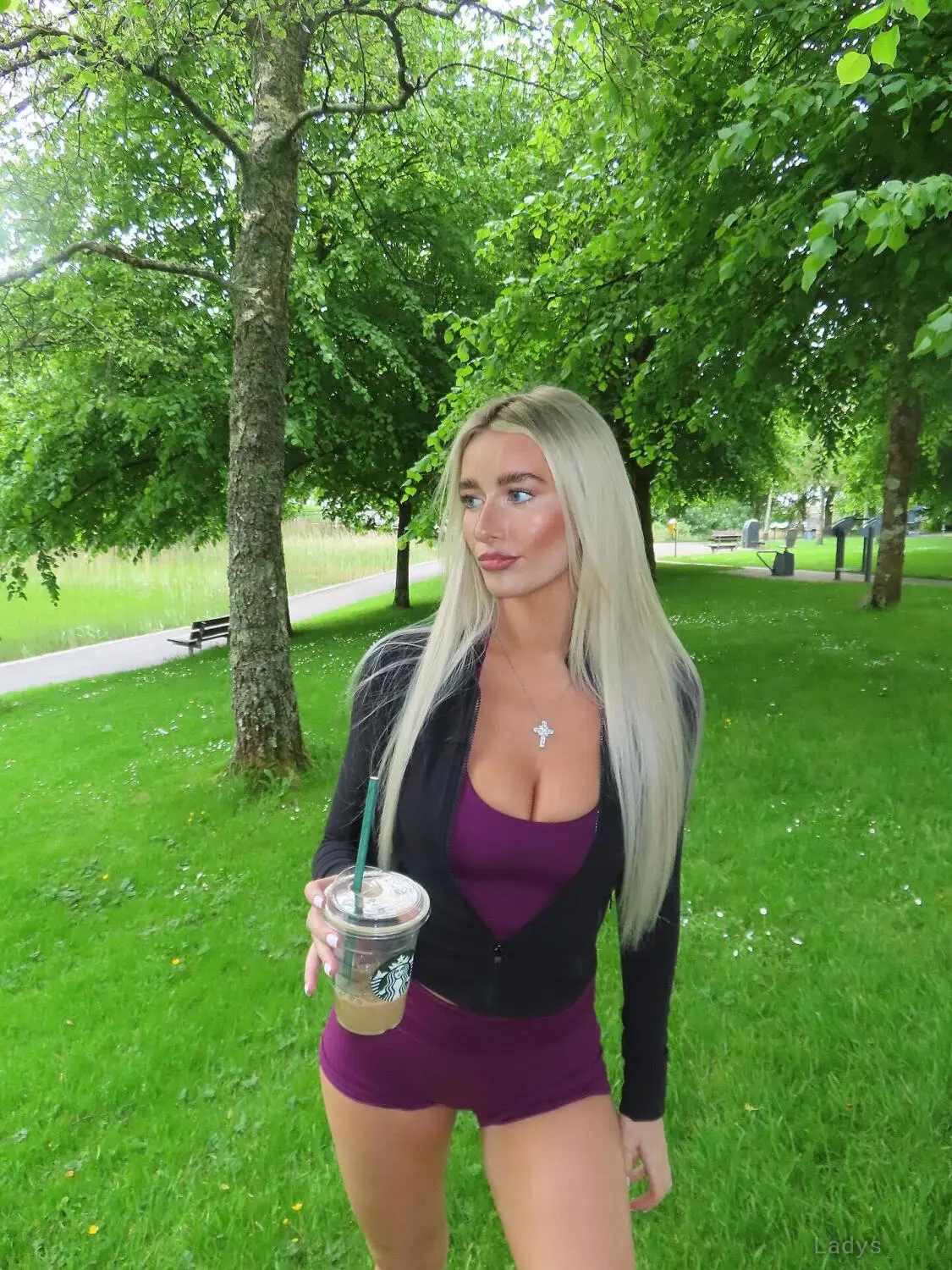 Erin Lally, 27 years brunette escorts in Dublin, height 163 sm, Weight 60 kg