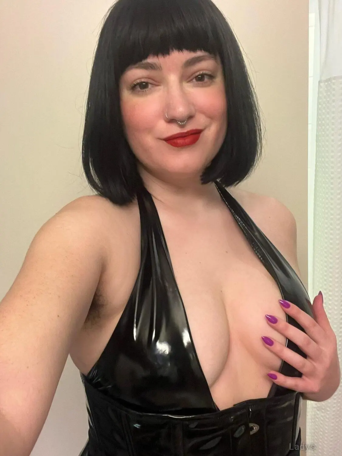 Rosa, 33 years brunette escorts in Dublin, height 177 sm, Weight kg