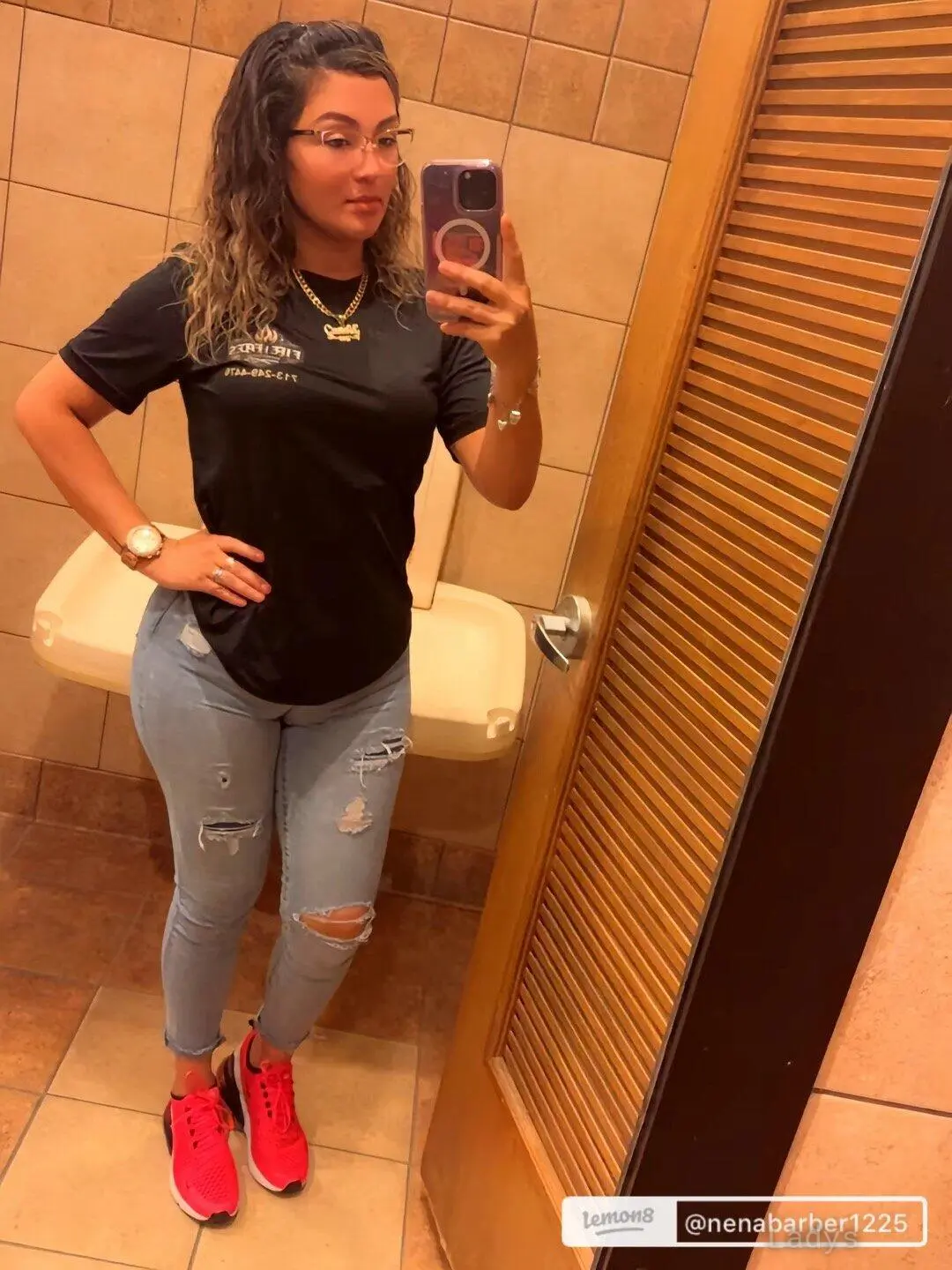 Nina, 25 years brunette escorts in Erbil, height sm, Weight kg