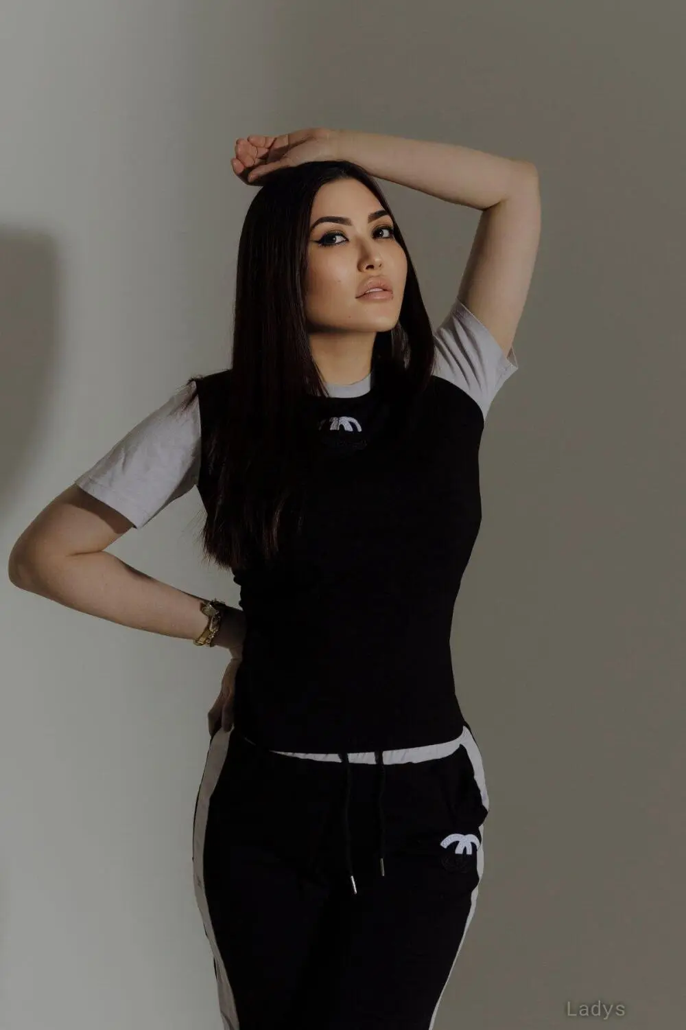 Arbella, 26 years brunette escorts in Fujairah, height 165 sm, Weight  kg