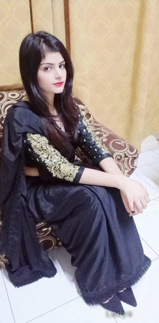 Arzoo, 22 years brunette escorts in Fujairah, height 167 sm, Weight kg