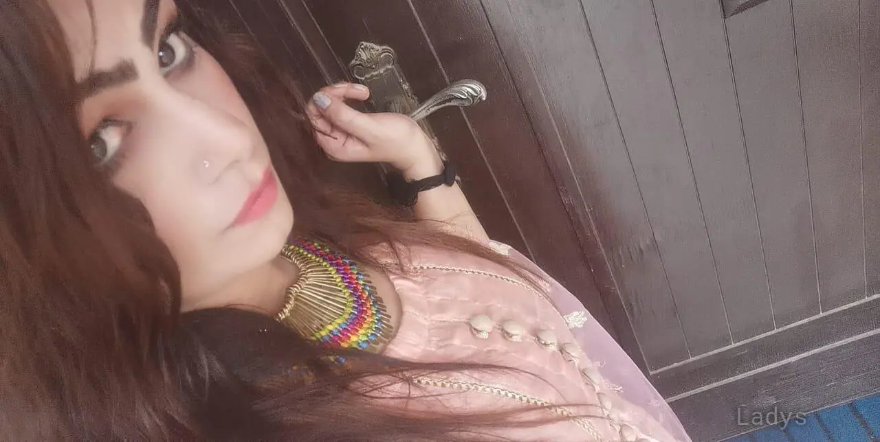 Javeria, 23 years brunette escorts in Fujairah, height 166 sm, Weight kg