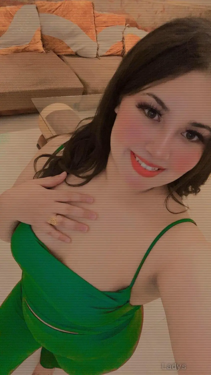 Laila, 22 years brunette escorts in Fujairah, height 165 sm, Weight kg