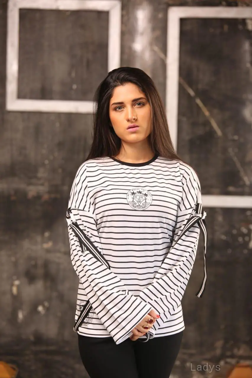 Muskan, 23 years brunette escorts in Fujairah, height 167 sm, Weight kg
