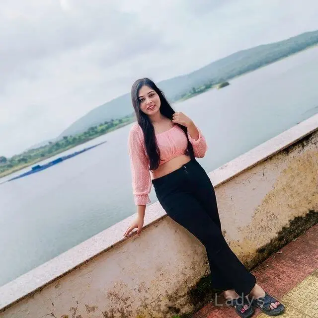 Bhavya, 22 years brunette escorts in Goa, height 152 sm, Weight  kg