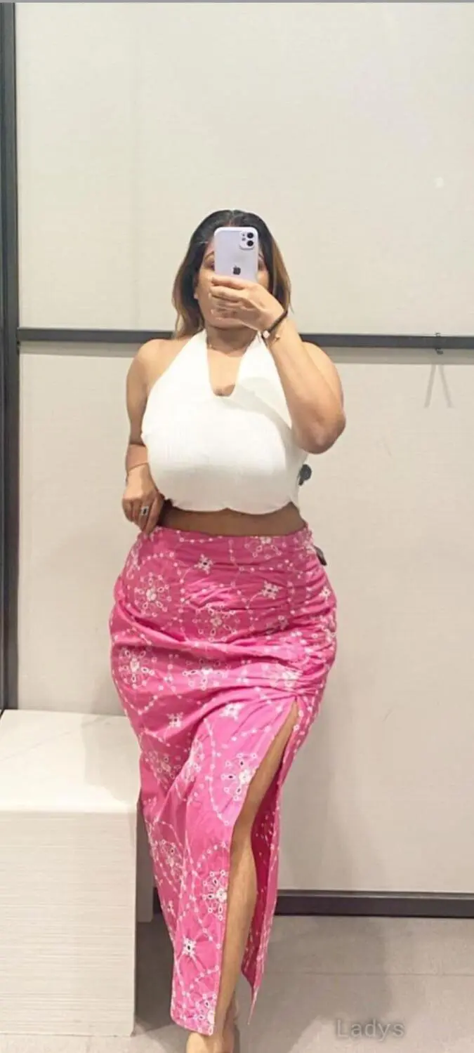 Esha, 21 years brunette escorts in Goa, height 173 sm, Weight kg