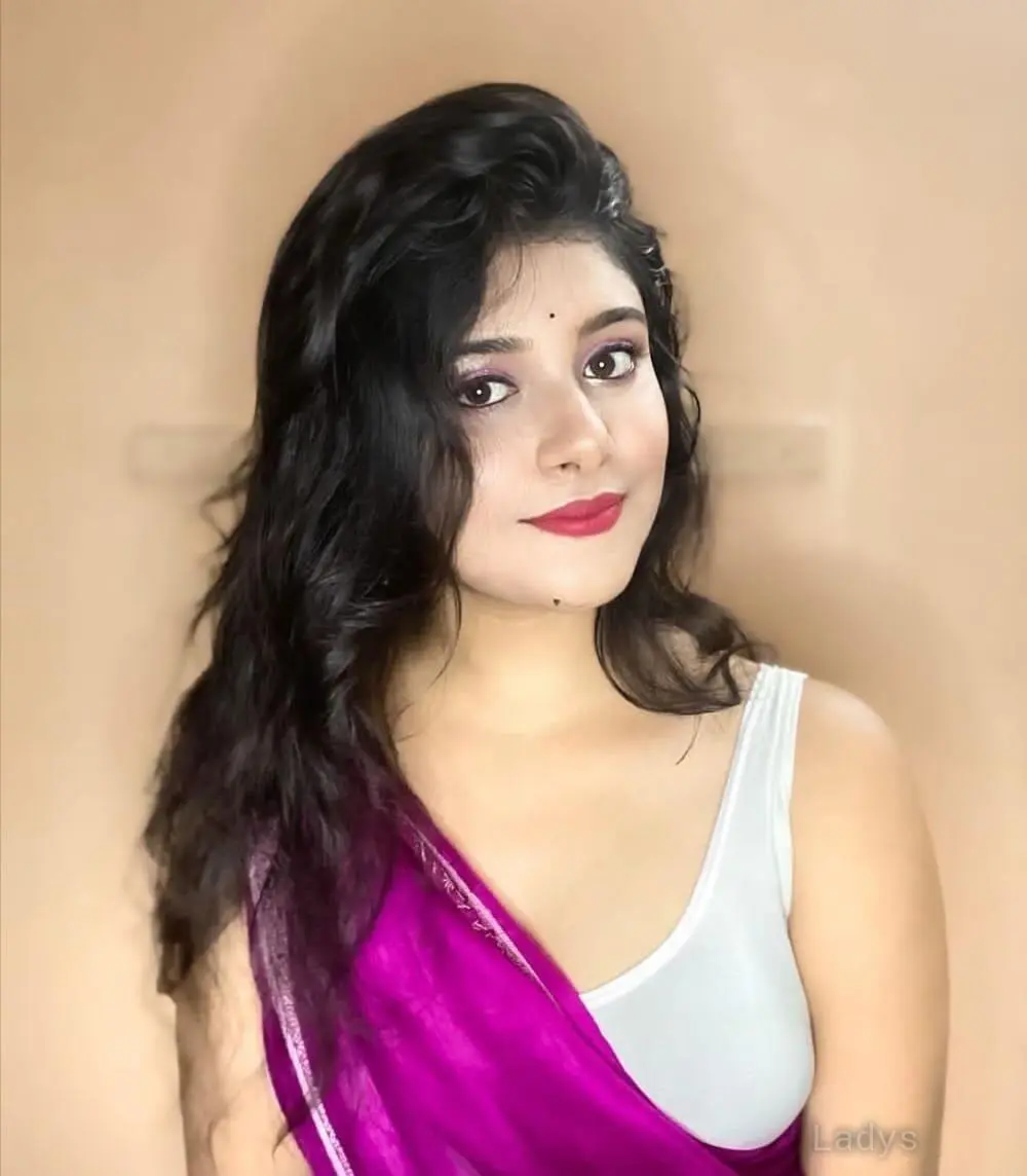 Kavya, 21 years brunette escorts in Goa, height 154 sm, Weight  kg