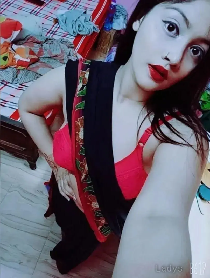 Nabanita, 24 years brunette escorts in Goa, height 168 sm, Weight kg