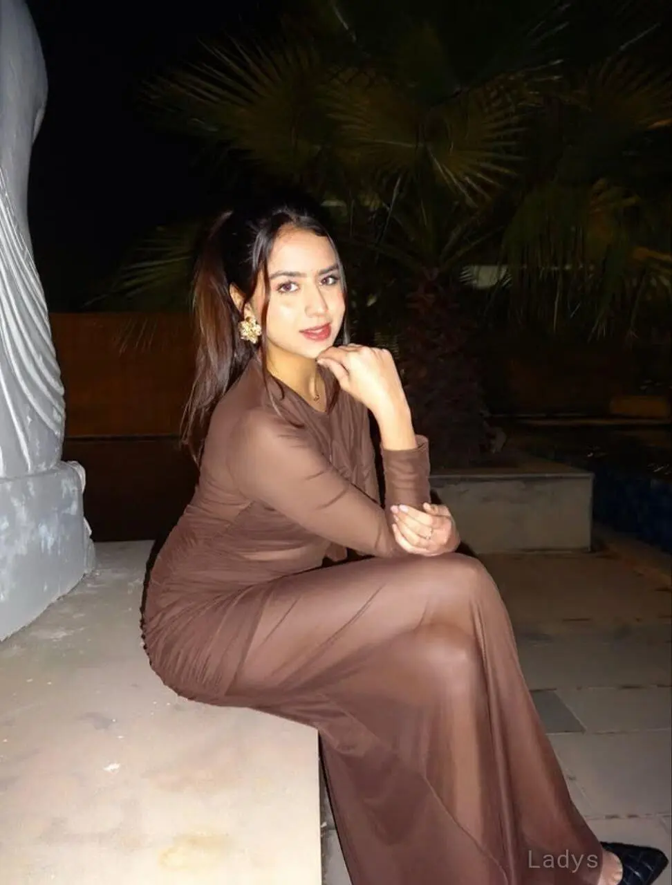 (Pooja) Best Anal Bj Without Condom, 23 years brunette escorts in Greater Noida, height 149 sm, Weight  kg