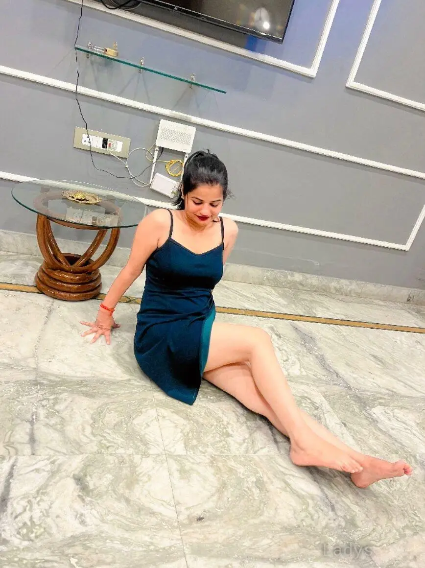 Aaliya, 24 years brunette escorts in Gurgaon, height 158 sm, Weight  kg