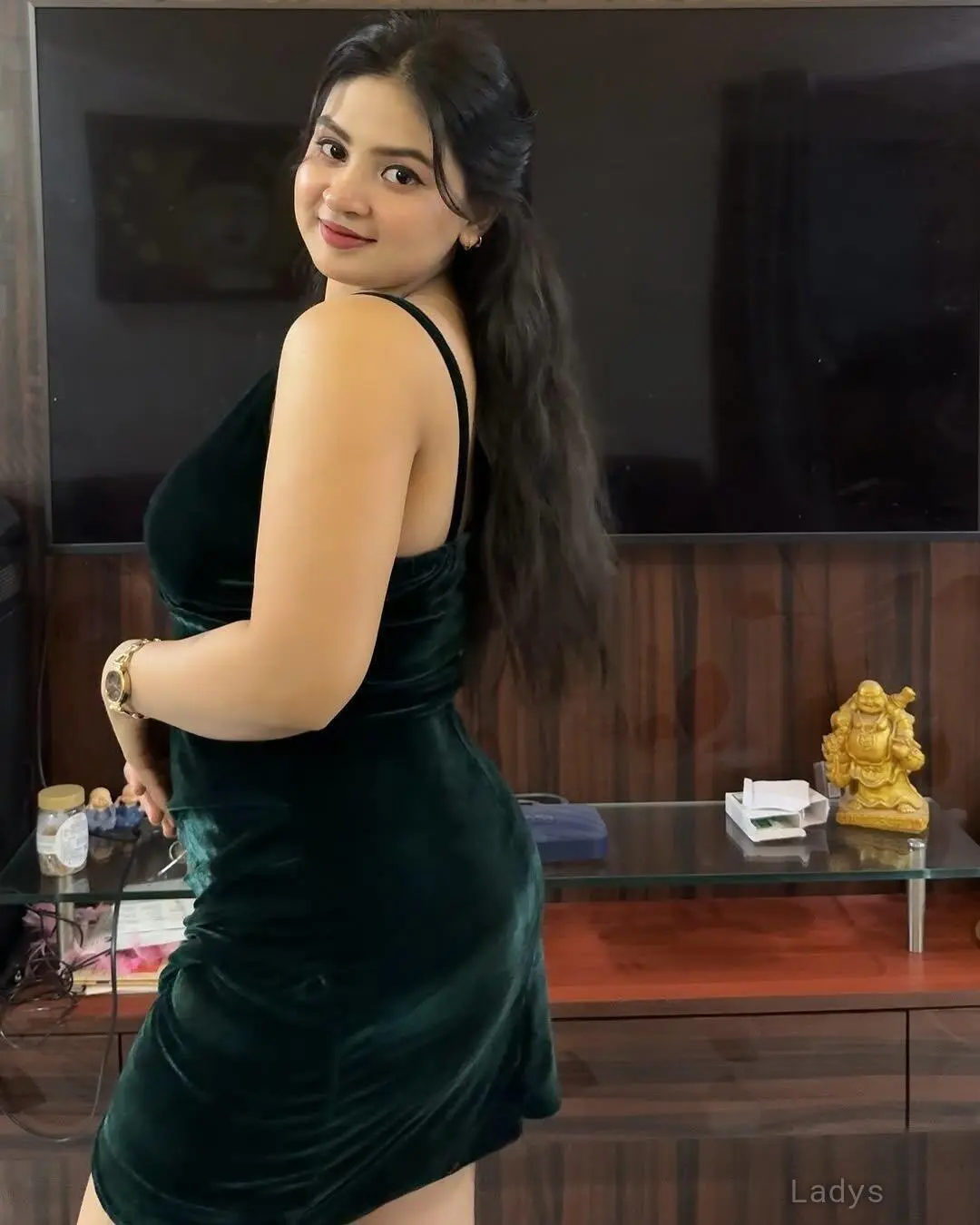 Aashi, 23 years brunette escorts in Gurgaon, height 154 sm, Weight kg