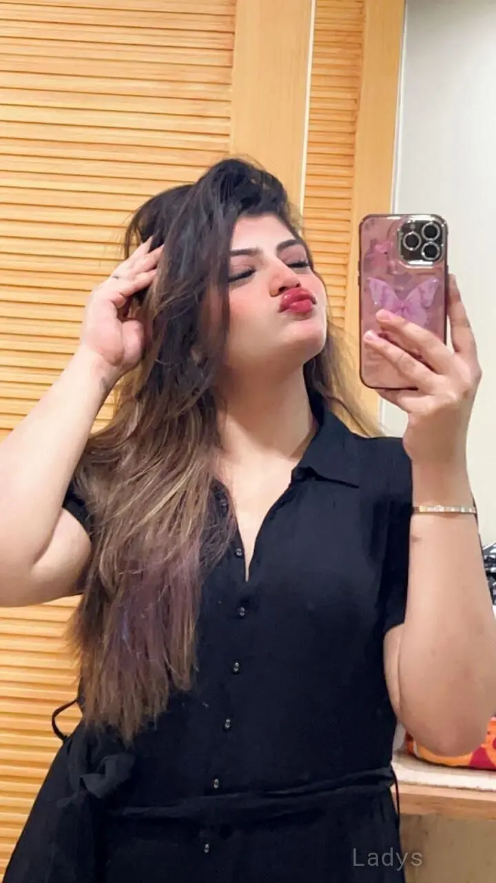Audrey, 21 years brunette escorts in Gurgaon, height 170 sm, Weight  kg