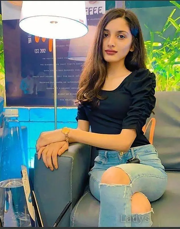 Kajal, 22 years brunette escorts in Gurgaon, height 154 sm, Weight  kg