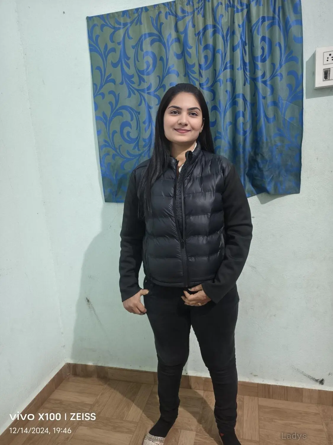 Rupa, 22 years brunette escorts in Gurgaon, height 160 sm, Weight kg