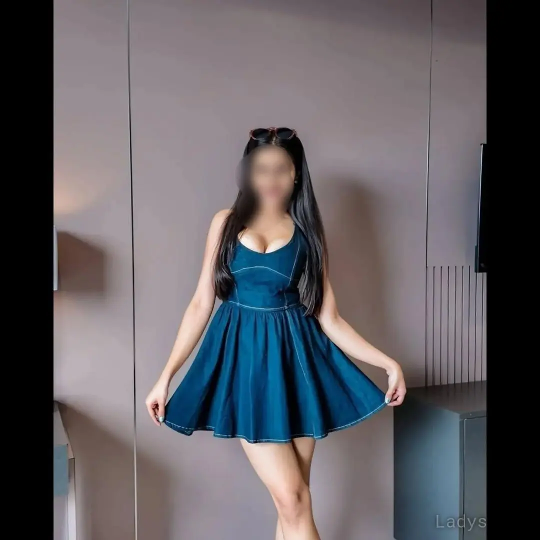 Tina, 22 years brunette escorts in Gurgaon, height 155 sm, Weight  kg