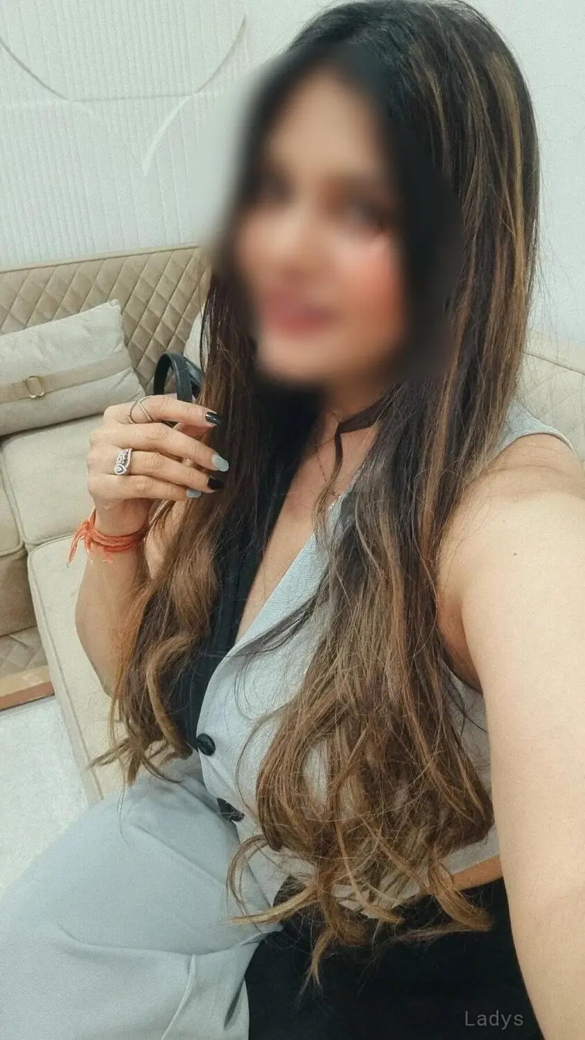 Tina, 22 years brunette escorts in Gurgaon, height 135 sm, Weight  kg
