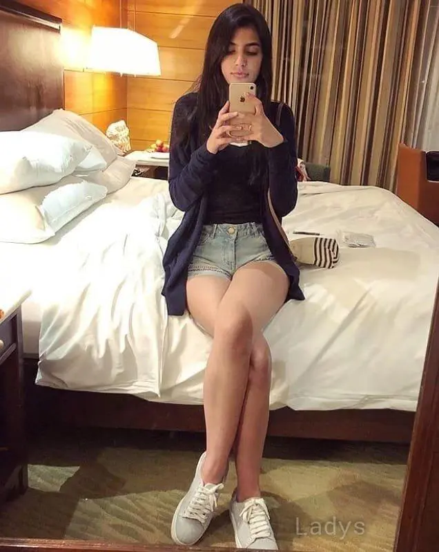 PRIYA, 21 years brunette escorts in Guwahati, height 153 sm, Weight kg
