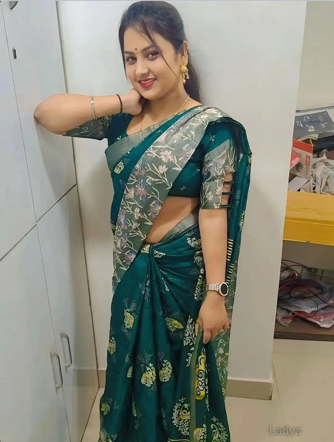 Shrija, 21 years brunette escorts in Guwahati, height 170 sm, Weight kg