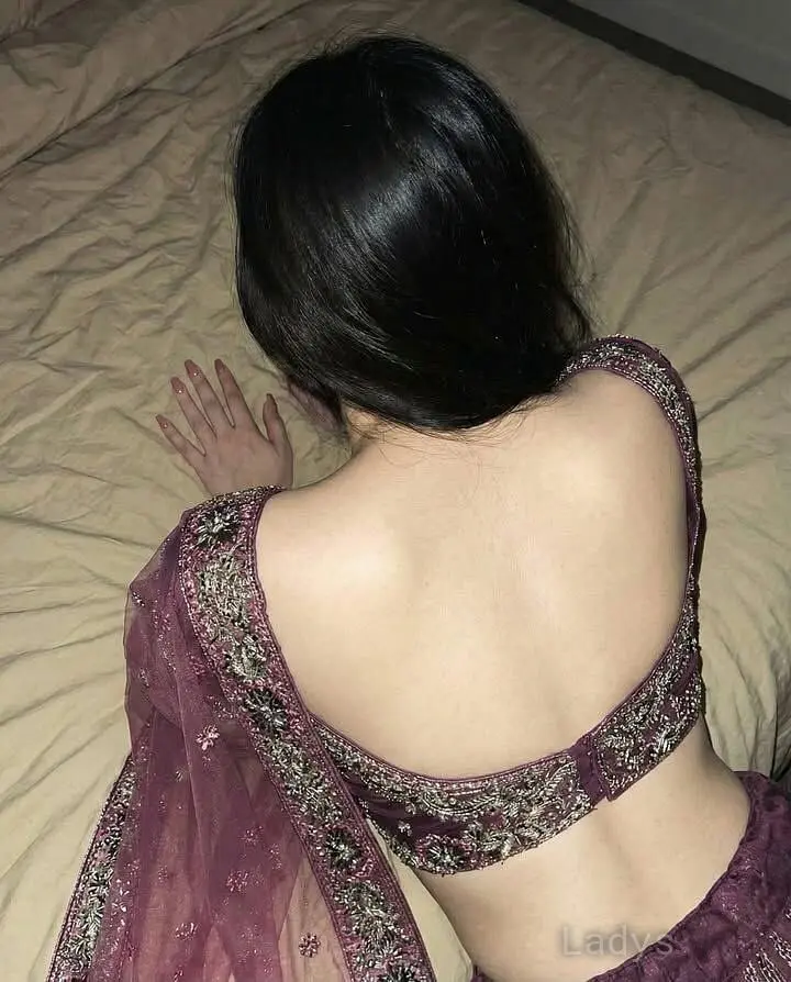 Carla, 25 years brunette escorts in Hangzhou, height 165 sm, Weight  kg
