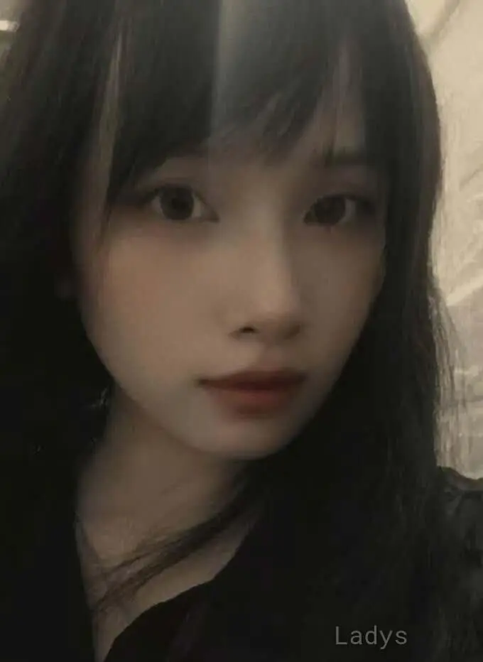 Linlin, 23 years brunette escorts in Hanoi, height 162 sm, Weight kg