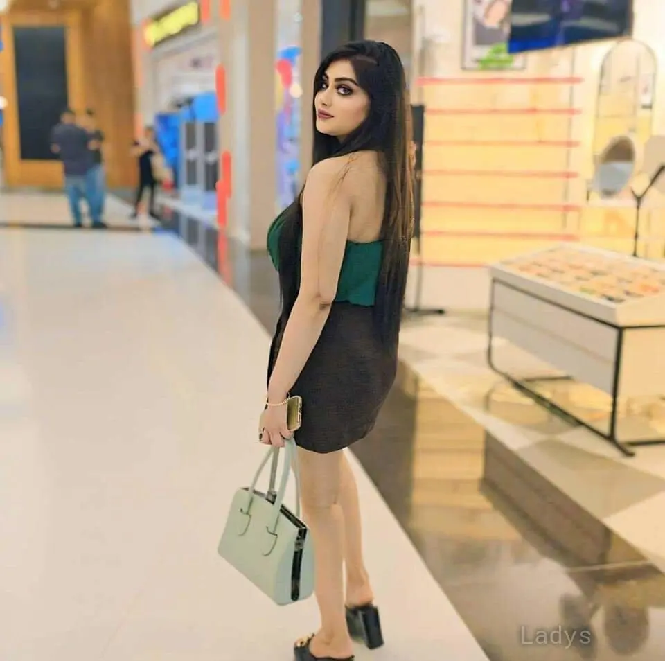 Nitu, 24 years brunette escorts in Hanoi, height 154 sm, Weight kg