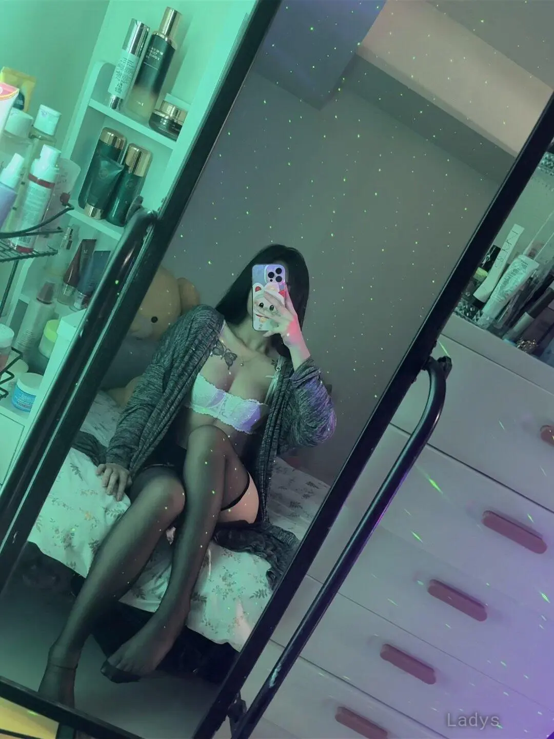 Sai, 20 years brunette escorts in Hanoi, height 160 sm, Weight kg