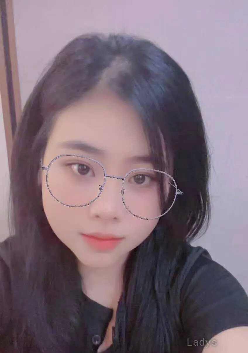 Yiuyiu, 22 years brunette escorts in Hanoi, height 159 sm, Weight  kg