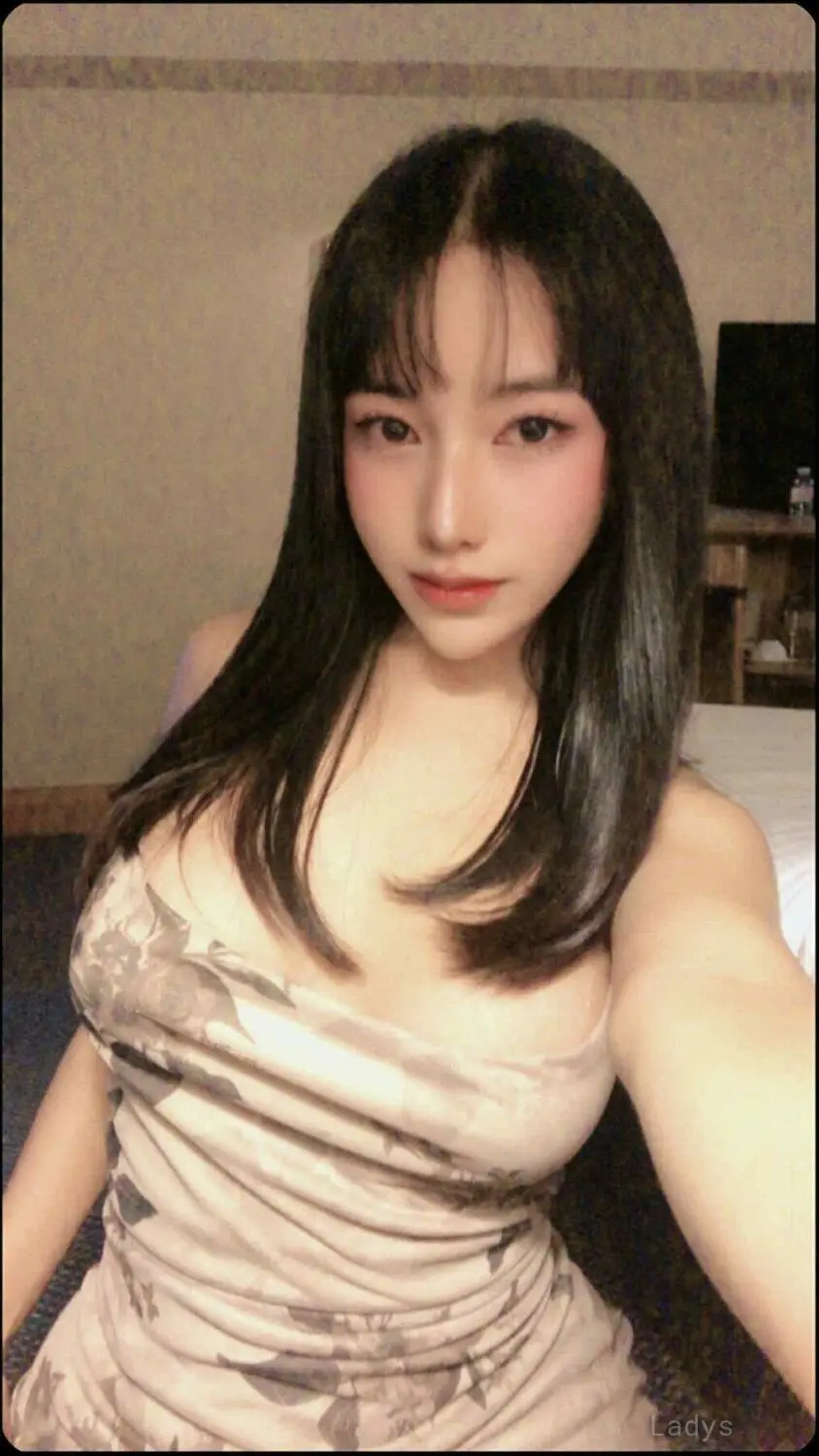 Bea, 20 years brunette escorts in Ho Chi Minh, height 155 sm, Weight kg