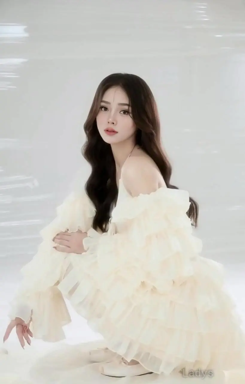 Jessica, 22 years brunette escorts in Ho Chi Minh, height 165 sm, Weight kg
