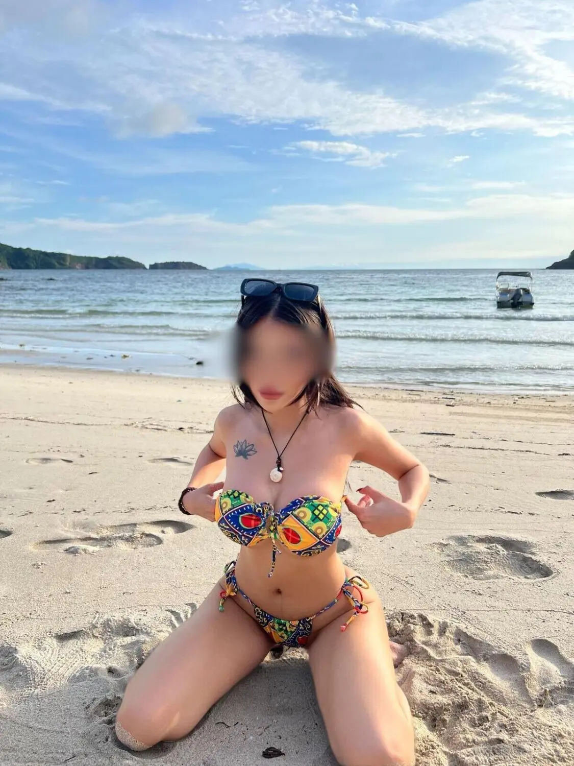 Alleah, 23 years brunette escorts in Hong Kong, height 154 sm, Weight  kg