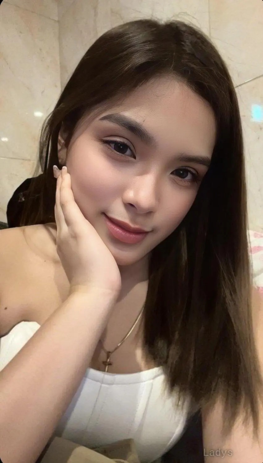 Heart, 23 years brunette escorts in Hong Kong, height 160 sm, Weight  kg