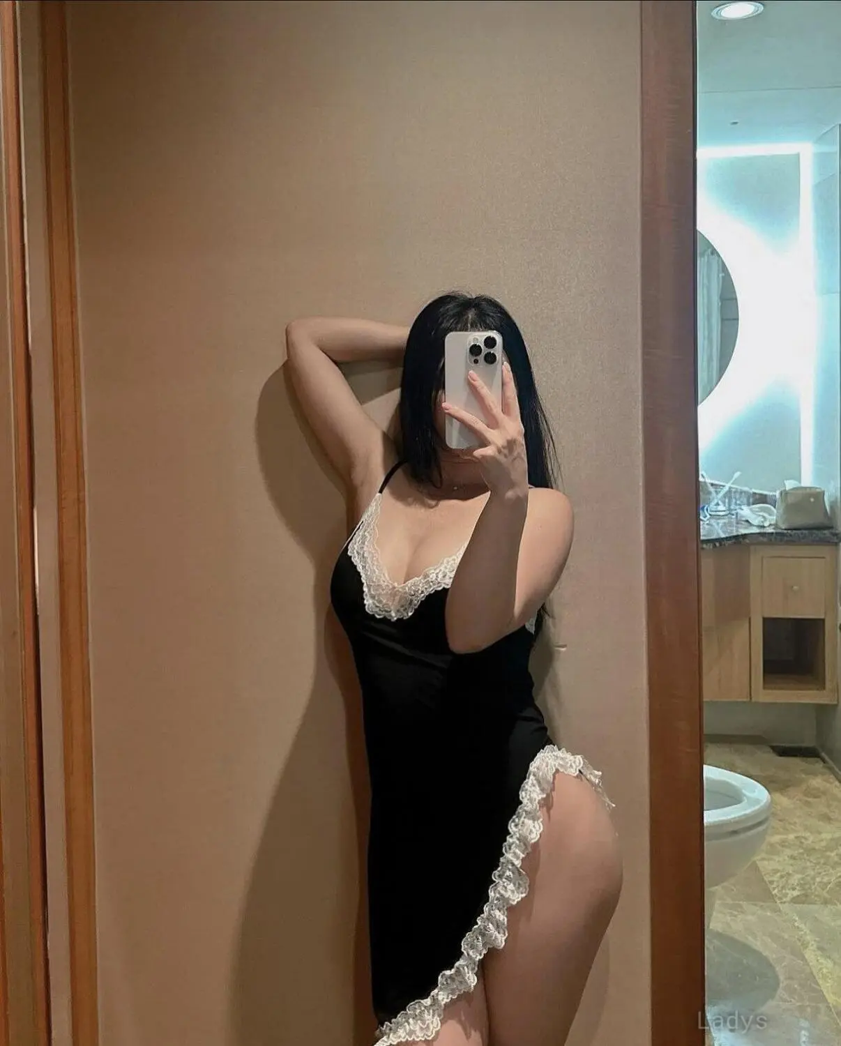 NIÑA, 26 years brunette escorts in Hong Kong, height 164 sm, Weight  kg