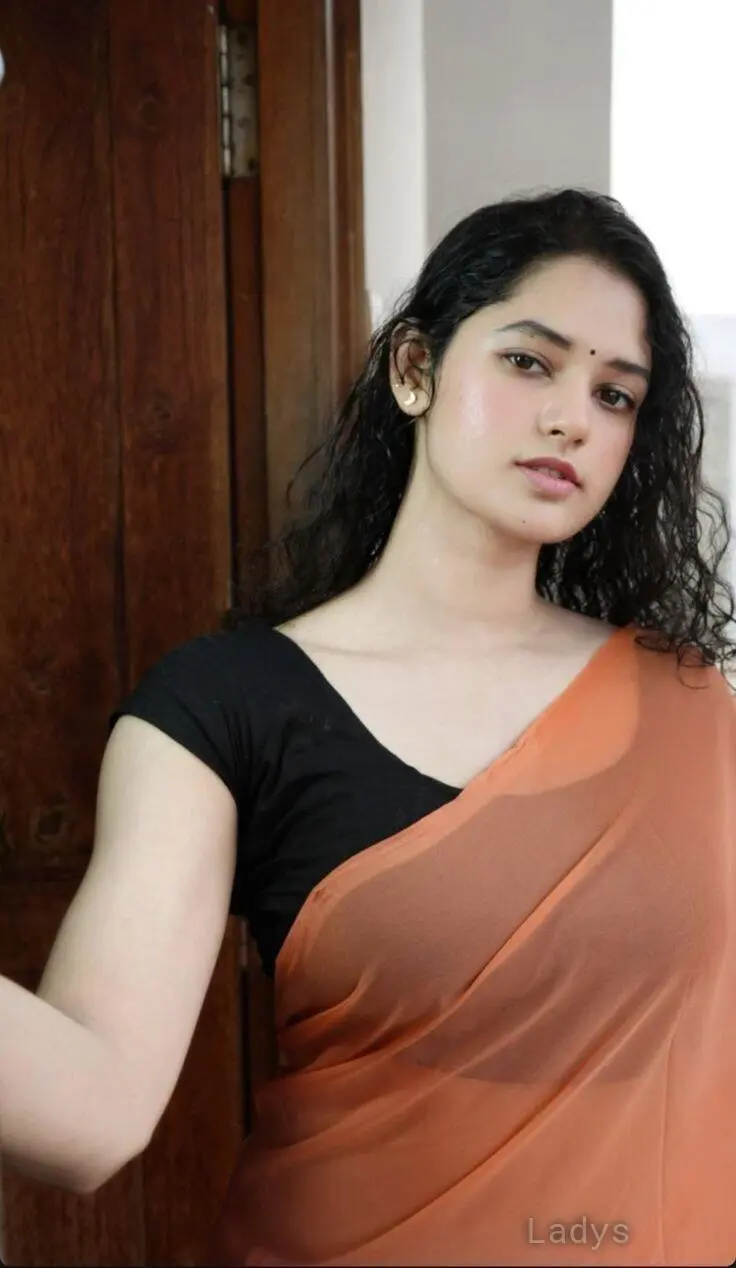Aditi, 21 years brunette escorts in Hyderabad, height 165 sm, Weight kg