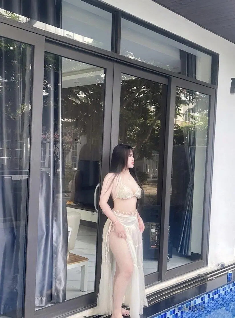 Enma, 25 years brunette escorts in Hyderabad, height 168 sm, Weight kg