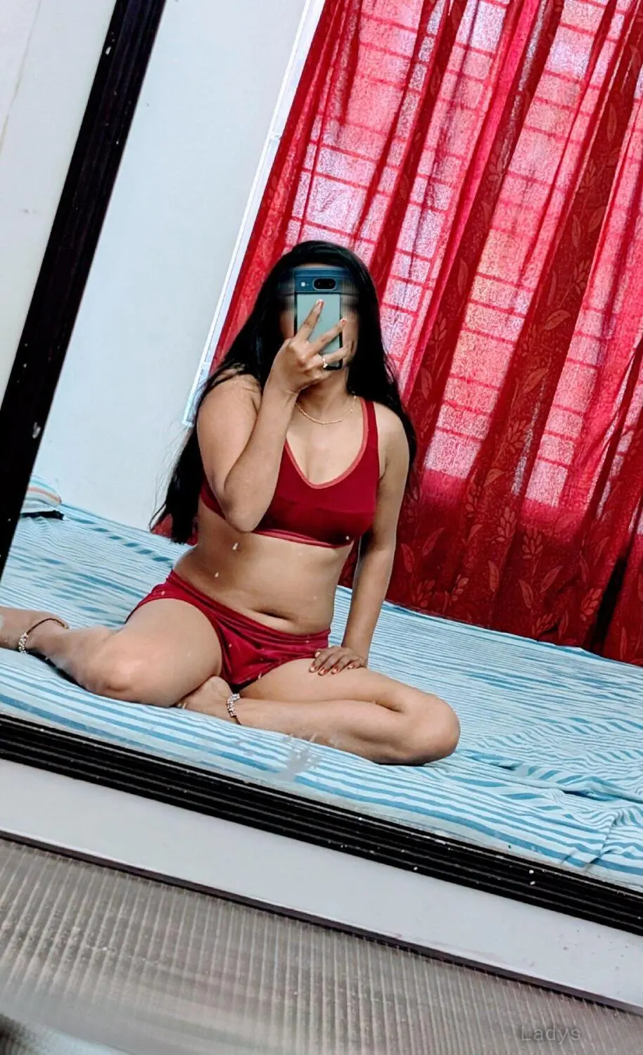 Nayra, 24 years brunette escorts in Hyderabad, height 163 sm, Weight  kg