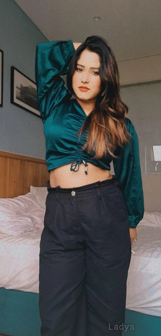 Rebecca, 22 years brunette escorts in Hyderabad, height 162 sm, Weight  kg