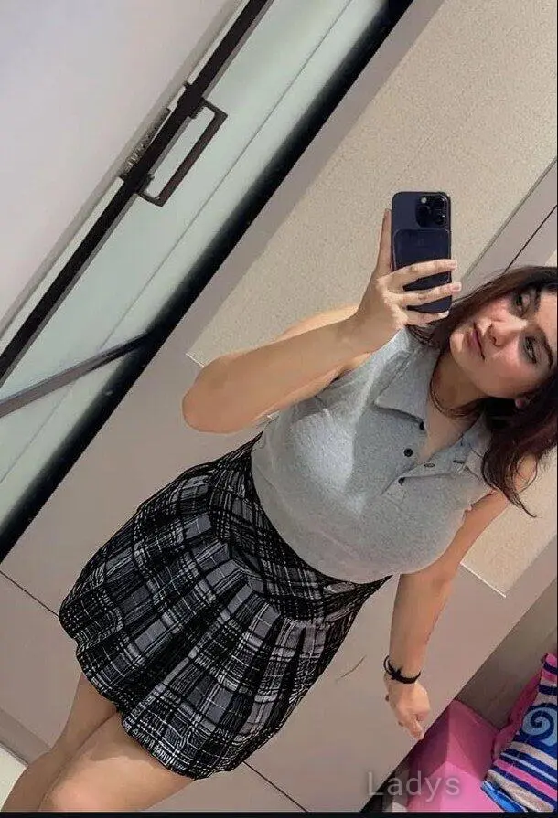 Sakshi, 22 years brunette escorts in Hyderabad, height 154 sm, Weight  kg